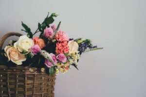basket, flowers, roses, floral arrangement, flower background, flower arrangement, flower basket, woven basket, bloom, blossom, beautiful flowers, flower wallpaper, bouquet, nature, decoration, flora, rose wallpaper
